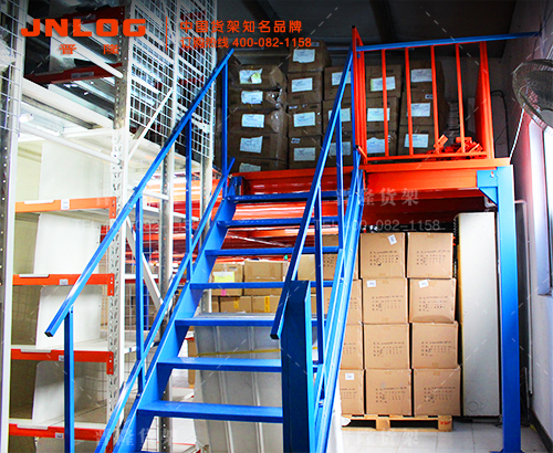<b>倉(cāng)庫(kù)用倉(cāng)儲(chǔ)貨架，還是選擇晉隆貨架定制</b>